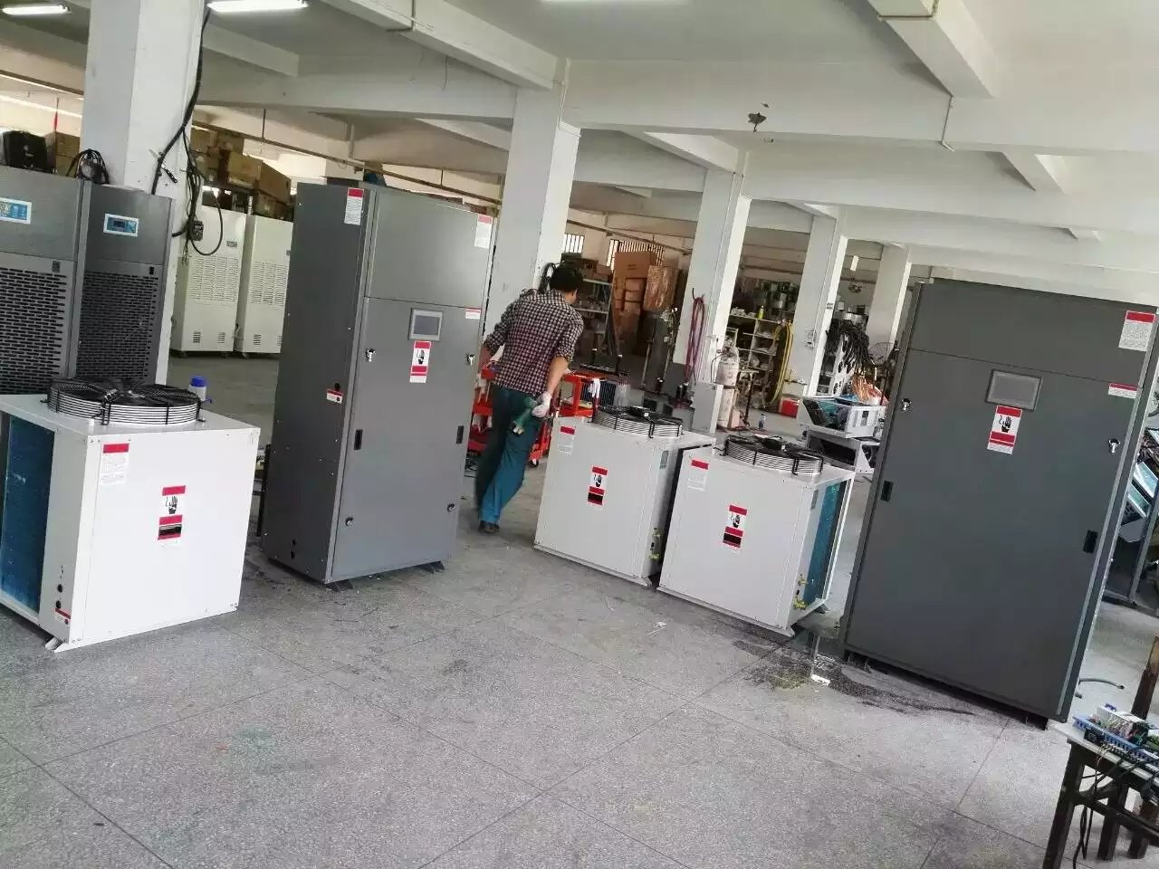 恒溫恒濕機。西門子plc控制器，昆侖通態大觸摸屏。.jpg